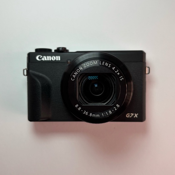 Canon G7 X Mark III Black Digital Camera - Picture 4 of 7